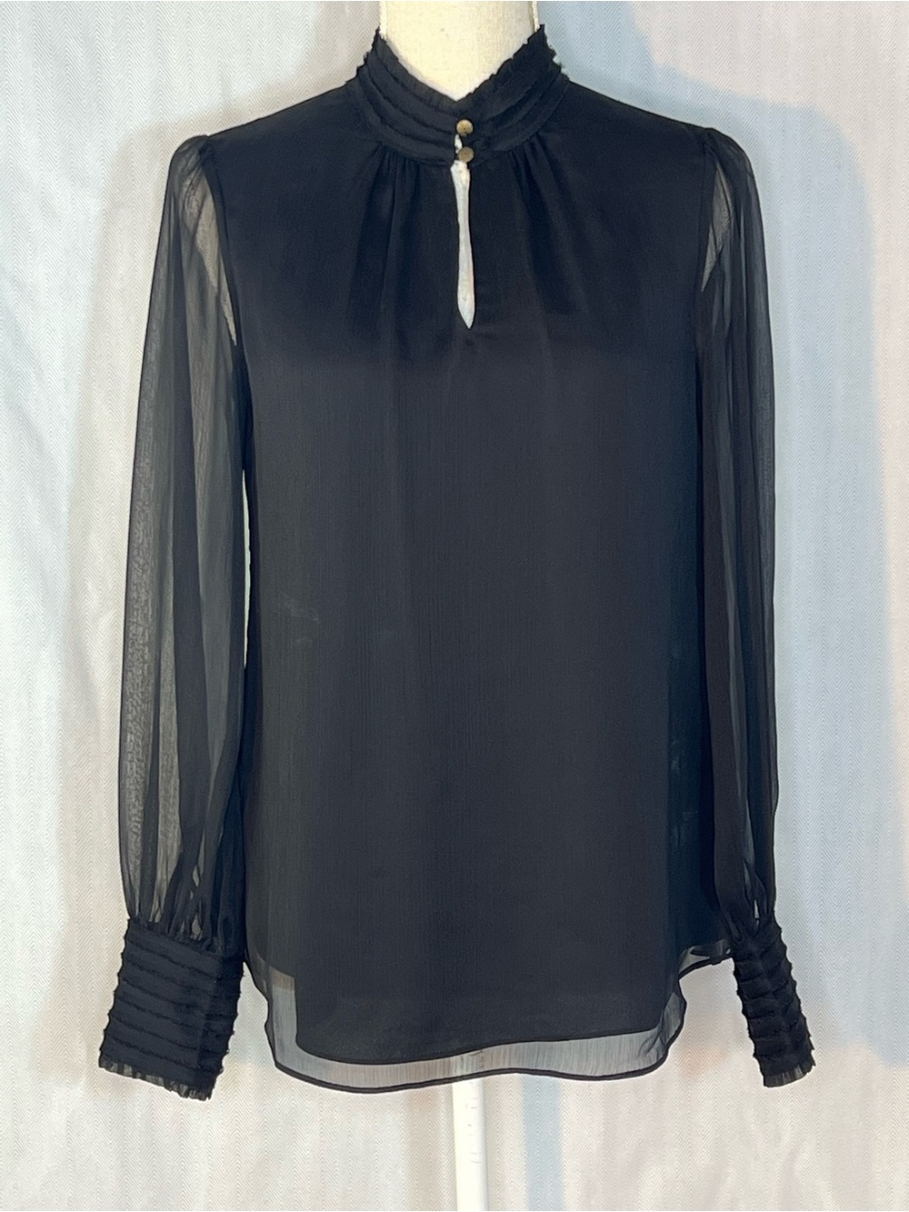 White House Black Market Blouse Black Chiffon High Neck 3 Button Cuffs 2 👍